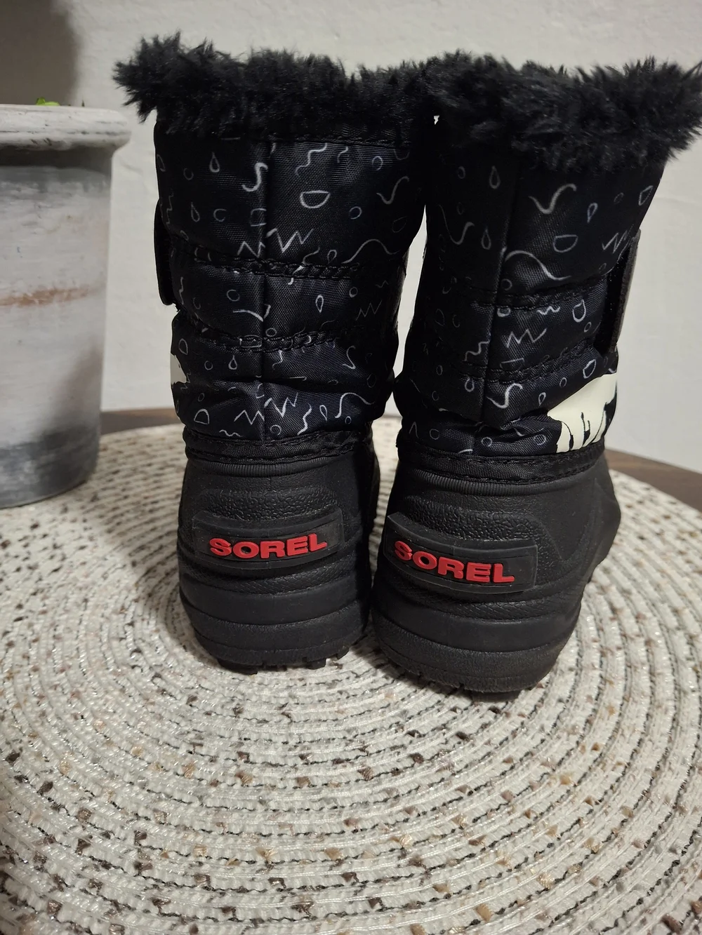 Sorel Kids' Black Winter Boots with Faux Fur Trim Size 5.